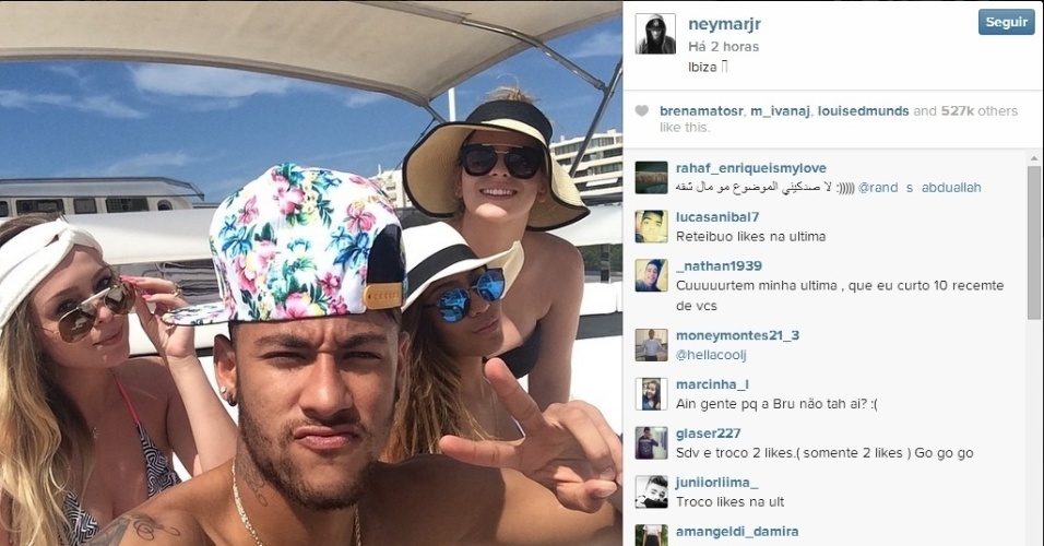 Em meio a especulação sobre fim do namoro, Neymar curte férias sem Bruna Marquezine em Ibiza