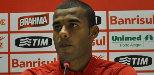 Zagueiro jogou no Goiás de 2006 até o ano passado e dará dicas ao time do Inter - Marinho Saldanha/UOL