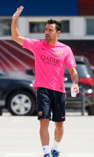 Xavi chega ao centro de treinamento do Barcelona para primeiro treino da temporada. Meia anunciou a aposentadoria da seleção espanhola