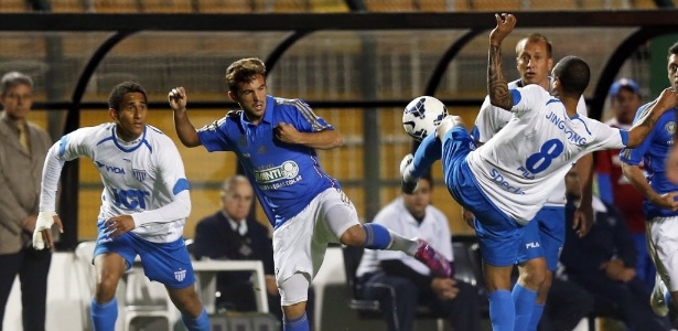 Palmeiras apostou em reforços sul-americanos, como o argentino Allione - Ernesto Rodrigues/Folhapress