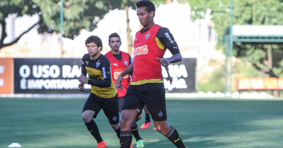 8 ago 2014 - Após quatro dias ausente, Jô se reapresenta ao Atlético-MG e treina como titular em preparação para jogo com Palmeiras