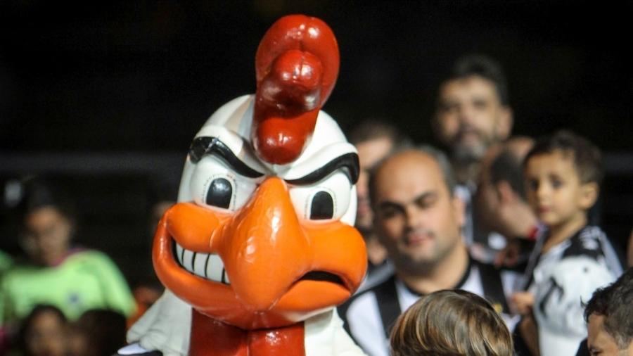 Galo Doido, mascote do Atlético-MG, se desculpa com jogadora após atitude machista - Bruno Cantini/Atlético-MG