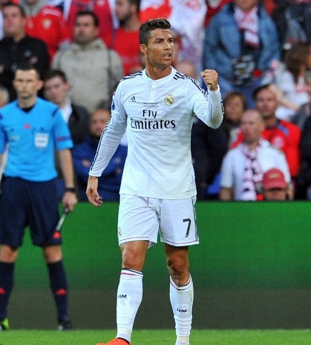 Cristiano Ronaldo comemora o gol que abriu o placar para o Real Madrid sobre o Sevilla