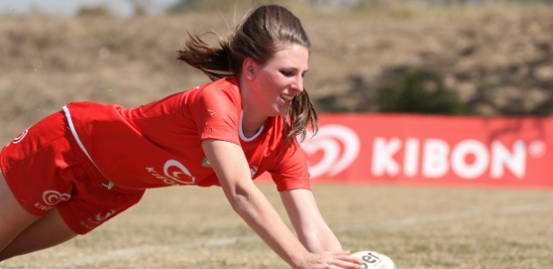 Érika Weiss, atleta de rúgbi, em treino no CT da confederação brasileira em SP 