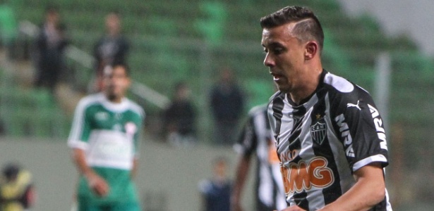 Lateral Pedro Botelho permanecerá na Cidade do Galo na temporada 2015 - Bruno Cantini/Atlético-MG