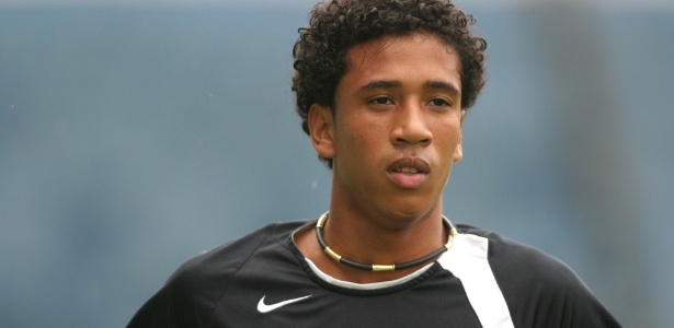 Fininho, ex-lateral do Corinthians, participa de treino da equipe (20.07.2005) - Santos, Fernando/TBA