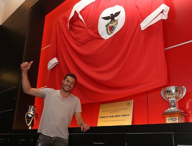 Goleiro Júlio César é anunciado como novo reforço do Benfica - Divulgação/Benfica