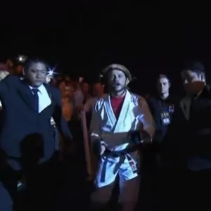 Alberto Mina vai ao octógono com chapéu de cangaceiro - Reprodução