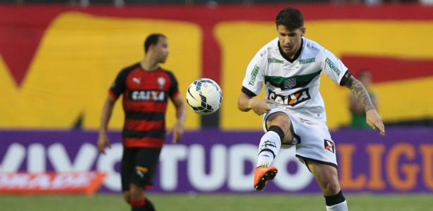 Everaldo marcou o único gol da partida no triunfo do Figueirense sobre o Vitória - Getty Images