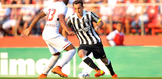 Thiago Ribeiro passou pelo Cruzeiro entre 2008 e 2011 e agora é jogador do Atlético-MG - Reinaldo Canato/UOL