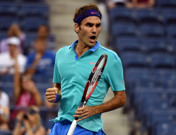 Federer vibra depois de vencer um ponto contra Marcel Granollers em partida do US Open -  AFP PHOTO/Don Emmert