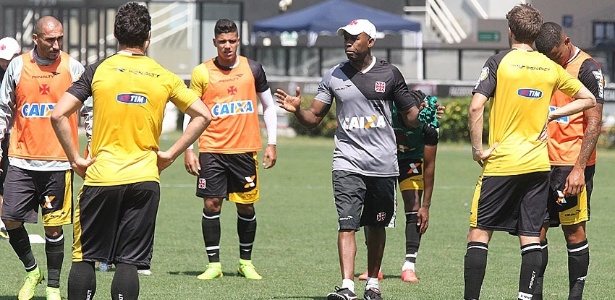 Jorge Luiz estará à beira do campo nesta terça-feira contra o ABC - Marcelo Sadio/Site oficial do Vasco