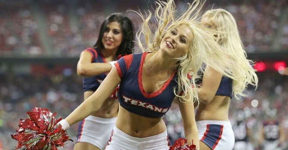Cheerleaders do Houston Texans faz apresentação durante a pré-temporada