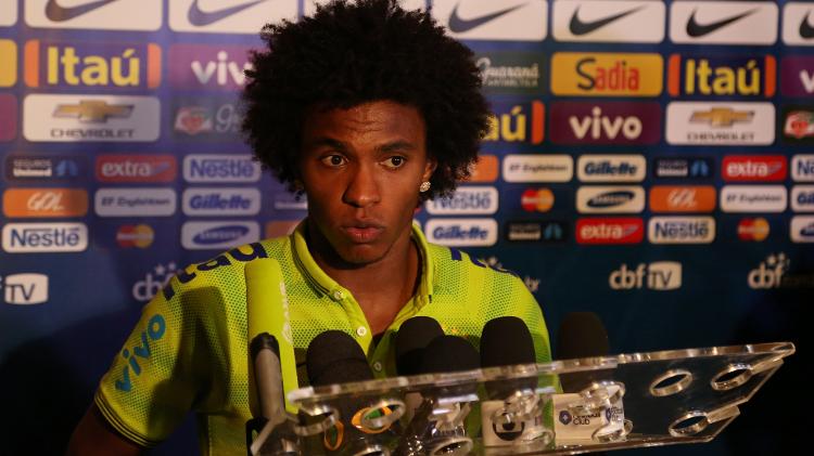 Concorda? | Willian: 'Ronaldinho foi o melhor, mais que Messi ou Cristiano'