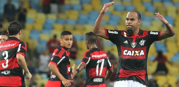 Alecsandro está na mira do Grêmio, mas técnico Roger analisa o elenco - Gilvan de Souza / Flamengo