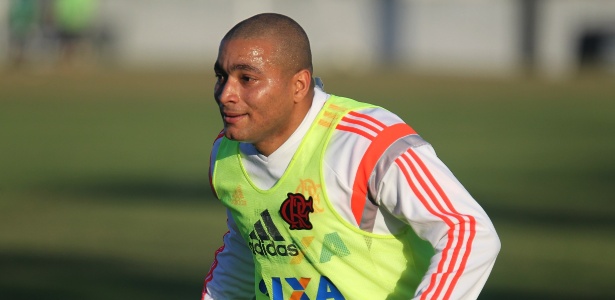 O lateral esquerdo Anderson Pico foi contratado e já treina no Flamengo - Gilvan de Souza/ Flamengo