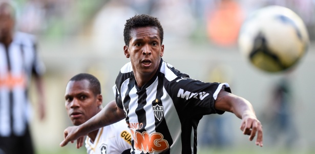 Jô esteve em pauta no Grêmio mas a negociação pelo centroavante não avançou - Pedro Vilela/Getty Images