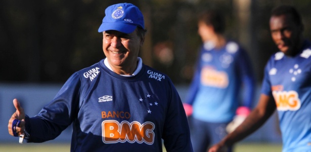 Marcelo Oliveira fechou parte do treino do Cruzeiro na Toca da Raposa II, neste sábado - Washington Alves/Light Press