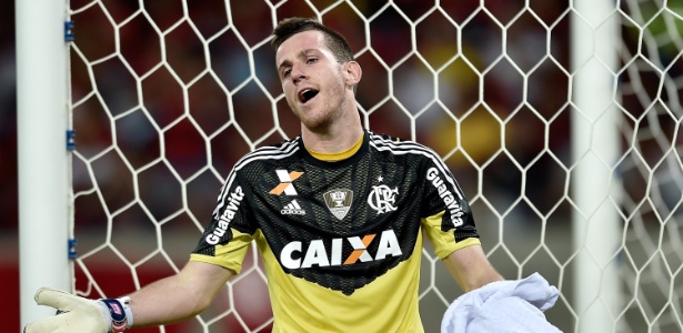 O goleiro Paulo Victor minimizou o fato de o Flamengo não ter assumido a liderança - Buda Mendes/Getty Images