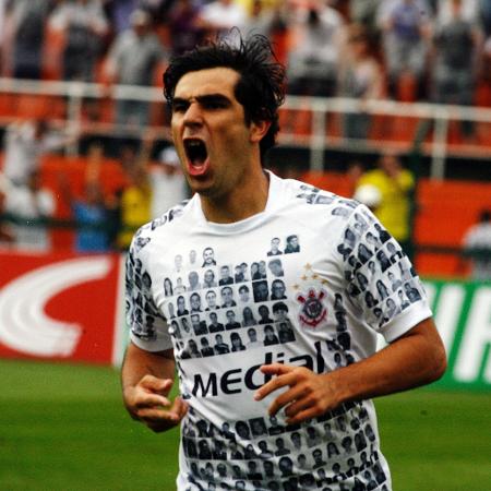 Herrera, atacante do Corinthians, comemora gol marcado pelo clube no Brasileiro da Série B de 2008