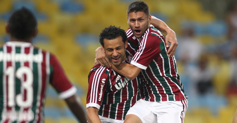 Fred e Rafael Sóbis comemoram gol do Fluminense contra o Palmeiras