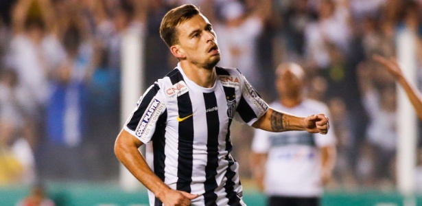 Lucas Lima marcou um golaço na vitória do Santos contra o Coritiba no último sábado - Getty Images