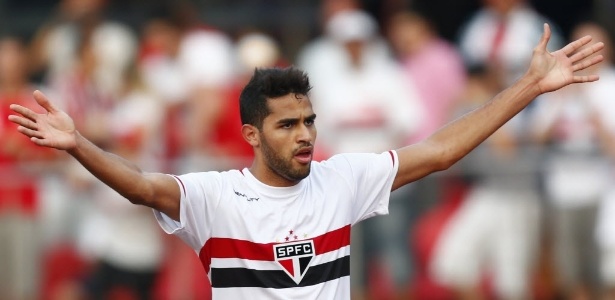 Aacante está recuperado da grave lesão sofrida no joelho direito - Fabio Braga / Folhapress
