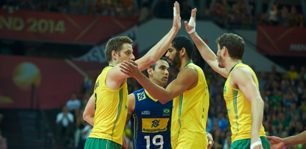 Brasil entrou em quadra contra a Rússia já classificado - FIVB/Divulgação