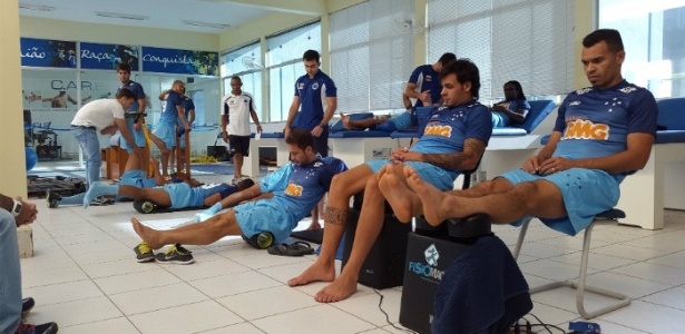 Jogadores do Cruzeiro fazem atividades na academia da Toca da Raposa II - Cruzeiro/Divulgação