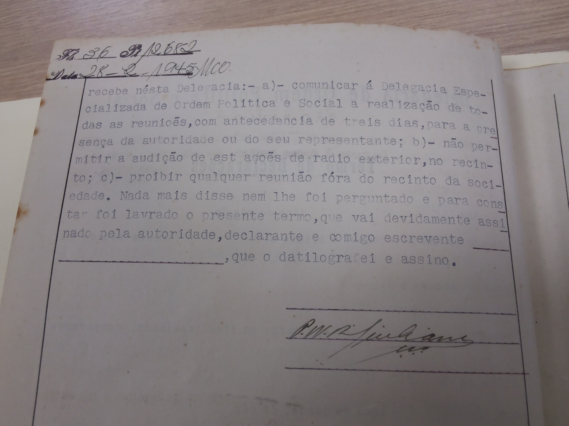 Segunda parte do termo em que o Palestra se compromete até a não permitir que emissoras italianas de rádio sejam ouvidas no clube - Ricardo Perrone/UOL