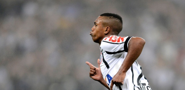 Malcom comemora gol do Corinthians contra a Chapecoense - Mauro Horita/AGIF