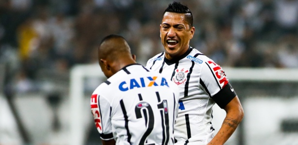 Malcom comemora gol do Corinthians contra a Chapecoense - Alexandre Schneider/Getty Images