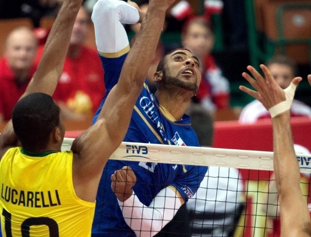 Francês do vôlei repete Anelka e é expulso da seleção por indisciplina -  07/10/2010 - UOL Esporte - Vôlei