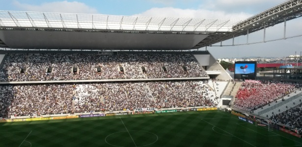O Itaquerão durante o primeiro clássico Corinthians x São Paulo no estádio, em setembro - Danilo Lavieri/UOL