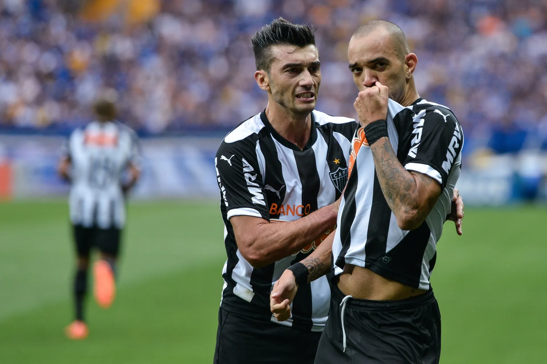 Tardelli comemora o gol no clássico contra o Cruzeiro - Pedro Vilela/Getty Images