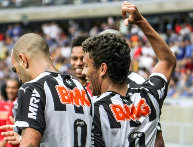 Marcos Rocha e Diego Tardelli provocam Cruzeiro durante comemoração de gol - Bruno Cantini/Atlético-MG