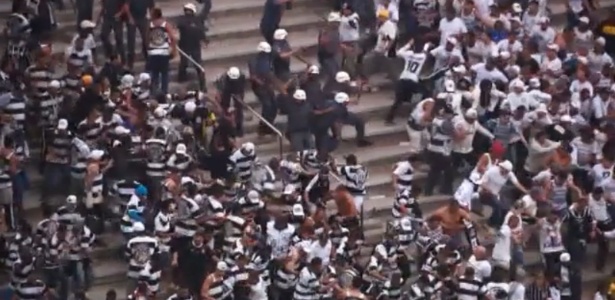 Torcidas do Corinthians entram em confronto com a polícia na arena corintiana - Reprodução