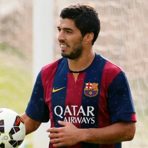 Luis Suarez durante um amistoso do Barcelona contra seleção sub-19 da Indonésia - ALBERT GEA / REUTERS