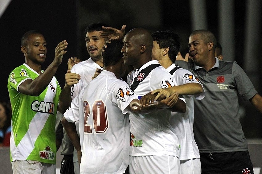 Jogadores do Vasco comemoram segundo gol em São Januário - CR Vasco da Gama/Divulgação