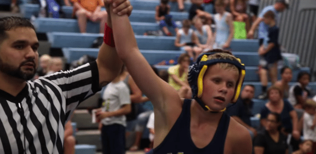 Max Lamm, de 13 anos, virou destaque na luta olímpica mesmo sendo cego - Reprodução