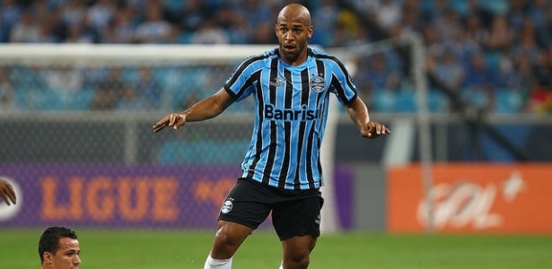 Fellipe Bastos já avisou que quer permanecer no Grêmio no ano que vem - Lucas Uebel/Divulgação/Grêmio