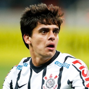 Lateral direito Fagner reclama com a arbitragem após sofrer falta - Alexandre Schneider/Getty Images