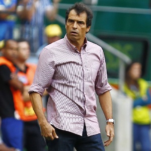 Milton Cruz comanda o São Paulo na ausência de Muricy, em repouso após ser internado por arritmia cardíaca - Lucas Uebel/Getty Images