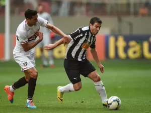 "O Galo não pode tirar o pé, argentino não desiste", diz ídolo do clube