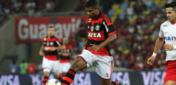Márcio Araújo domina bola em partida da Copa do Brasil: dúvida no Flamengo - Gilvan de Souza / Flamengo