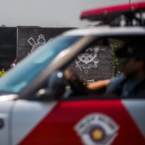 Polícia Militar chega ao CT do Corinthians para evitar violência da torcida - Apu Gomes/Folhapress