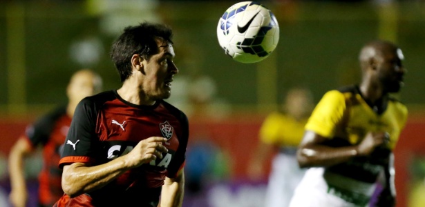 Paraguaio Luís Cáceres jogou duas temporadas pelo Vitória - Felipe Oliveira/Getty Images