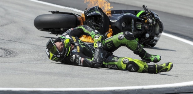 Pol Espargaro sofreu acidente violento na MotoGP e quebrou o pé - EFE/EPA/HIZAMI ROSLAN