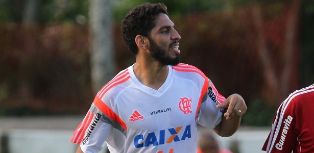 Novo capitão do Flamengo, zagueiro Wallace criou um blog para indicar livros - Gilvan de Souza/Flamengo/Divulgação