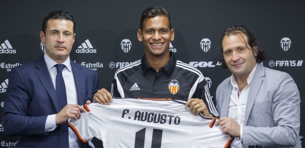 Filipe Augusto chegou ao Valencia nesta temporada - EFE/ Miguel Angel Polo